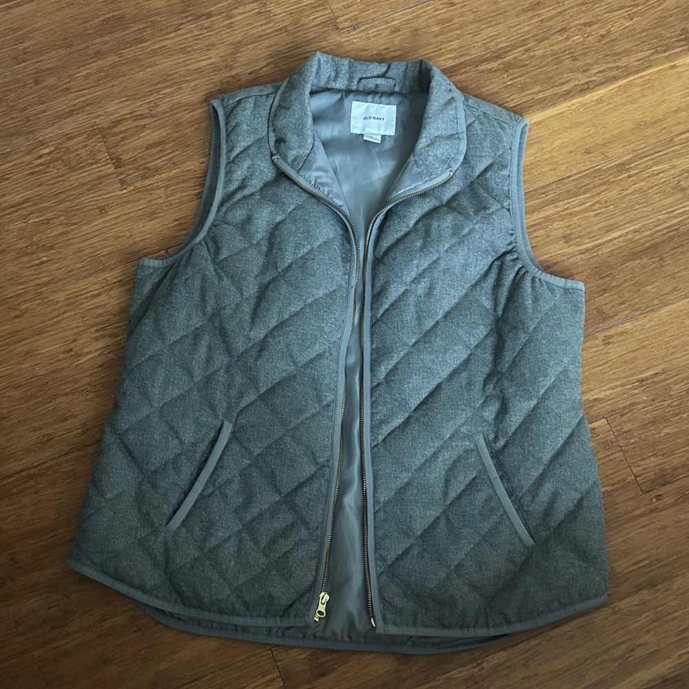 Old Navy Women's Quilted Gray Vest
